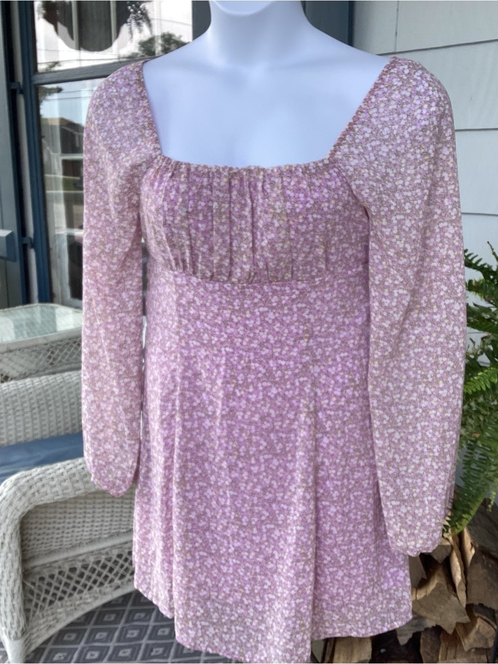 Live to be Spoiled Lilac Floral Sheer Long Sleeve Square Neck Dress NWT
Jr XL